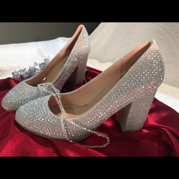 Sparkling silver heels with small crystals - Picture 7 of 12
